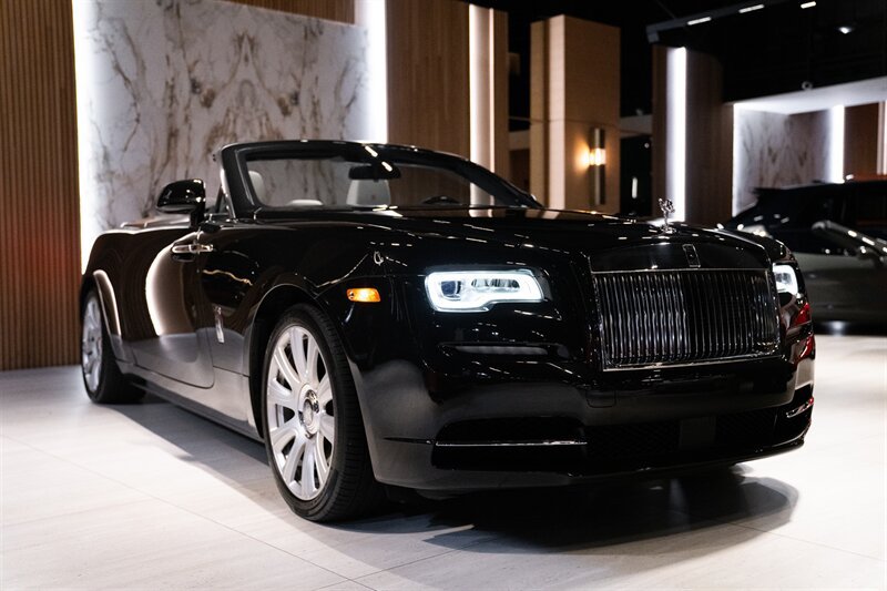 Used 2016 Rolls-Royce Dawn RWD image 25