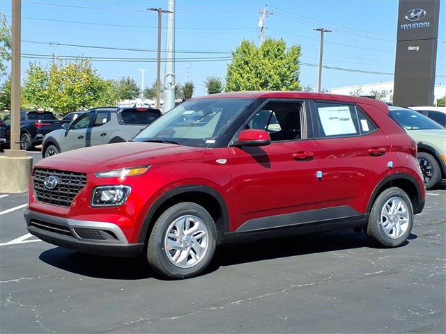 New 2026 Hyundai Venue SE image 2