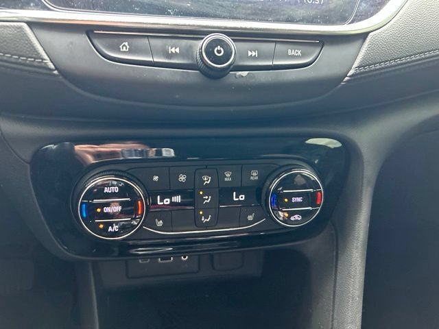 Used 2022 Buick Encore GX Select FWD image 28