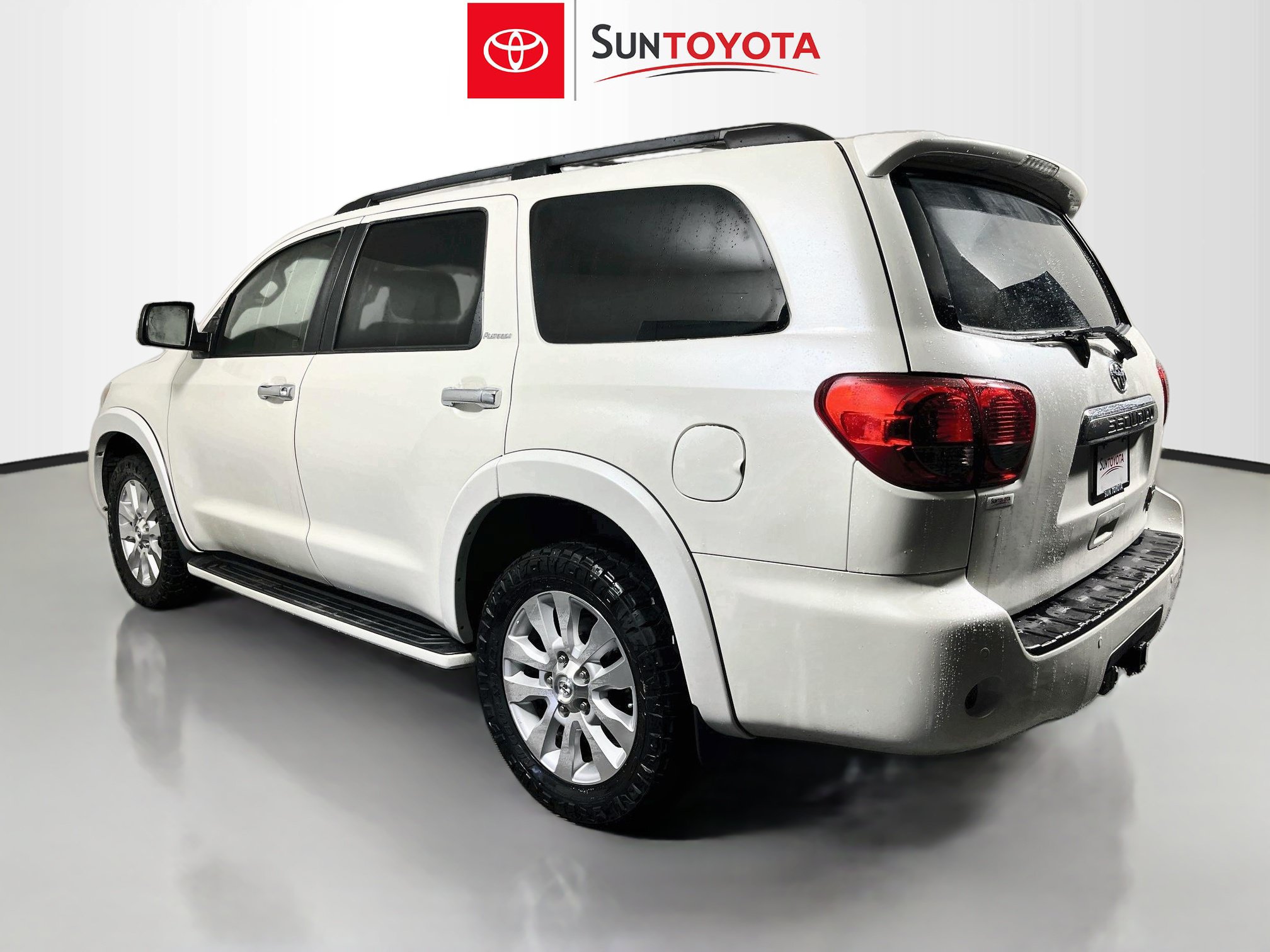 Used 2017 Toyota Sequoia Platinum AWD/4WD image 6