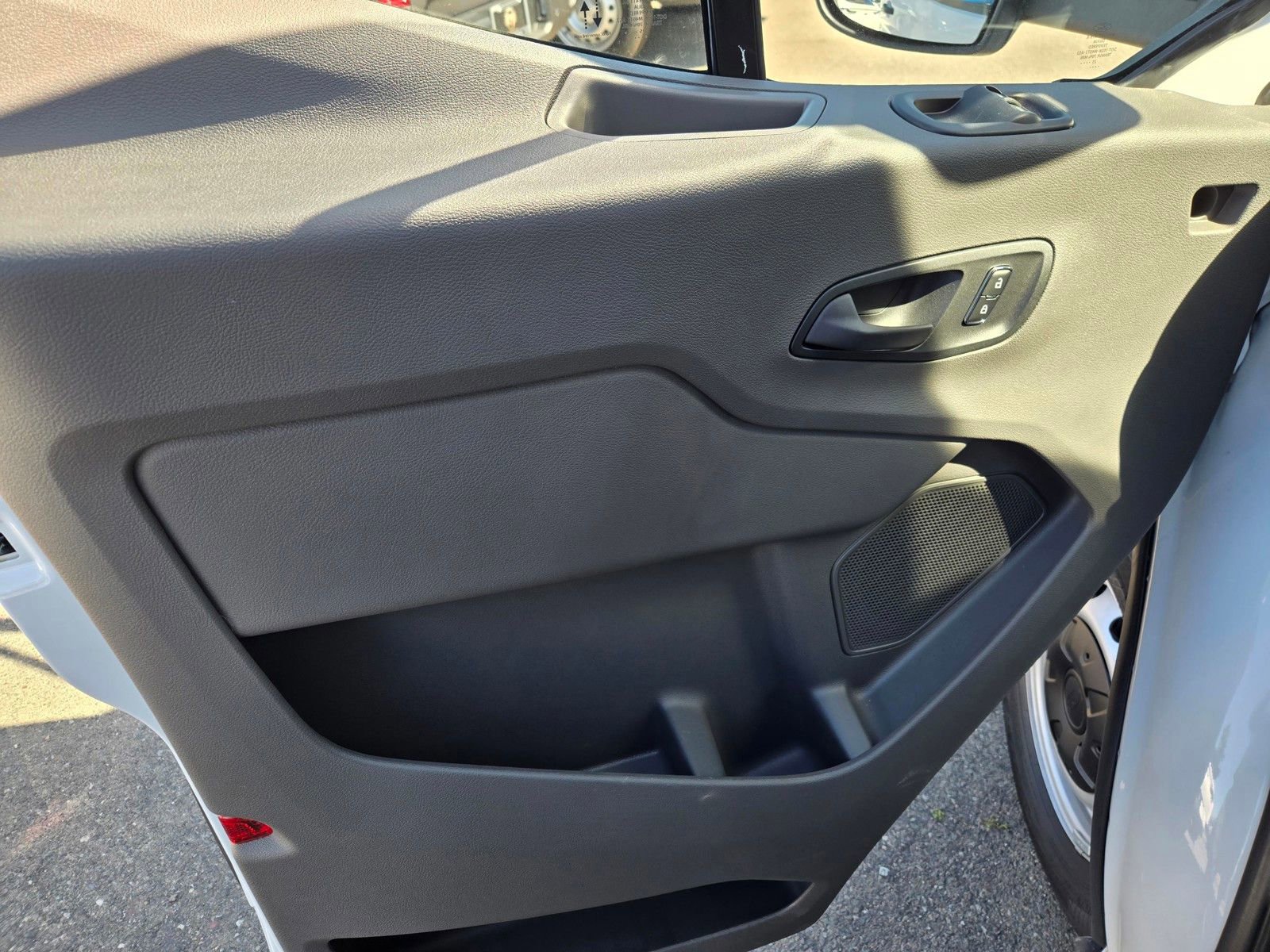 New 2026 Ford Transit 150 148 Medium Roof image 7