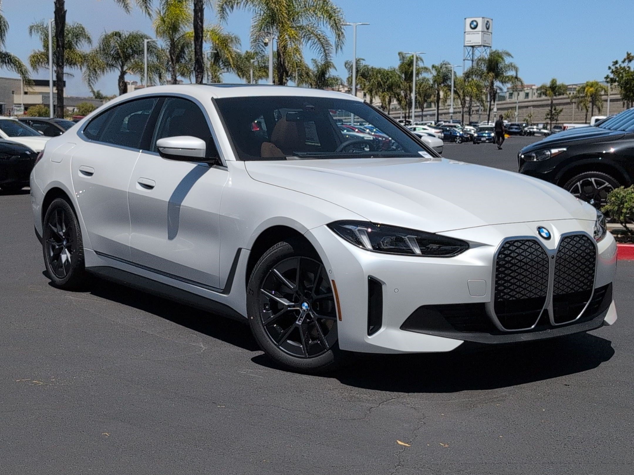 New 2026 BMW i4 eDrive40 w/ Parking Assistance Package RWD image 2