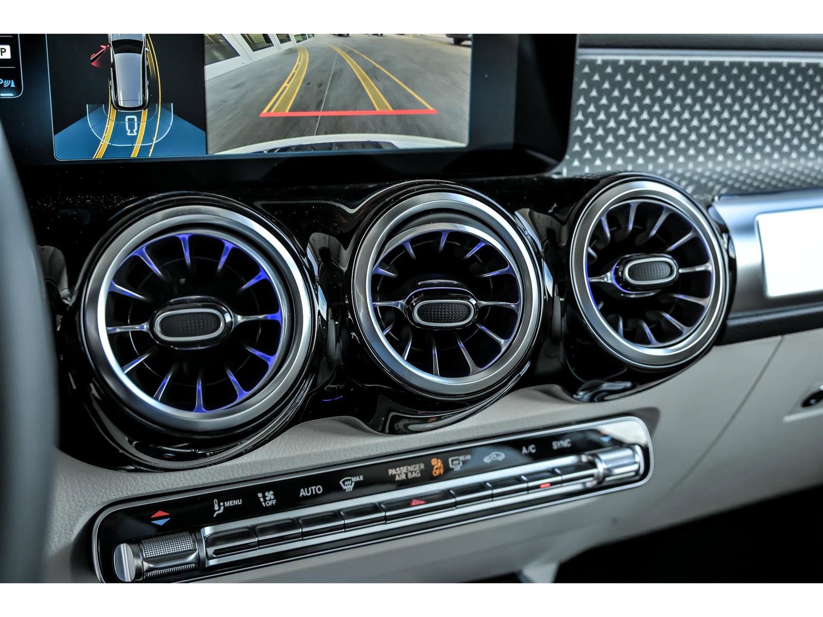 New 2026 Mercedes-Benz GLB 250 4MATIC image 15