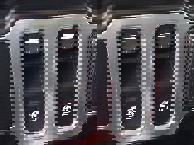 Used 2023 Jeep Wrangler Sport S image 33