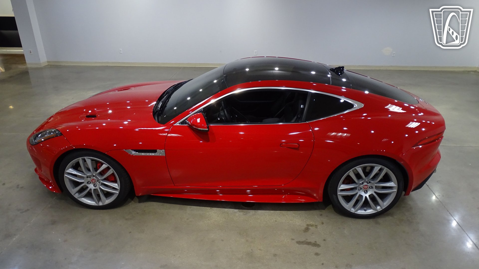 Used 2016 Jaguar F-TYPE R AWD/4WD image 5