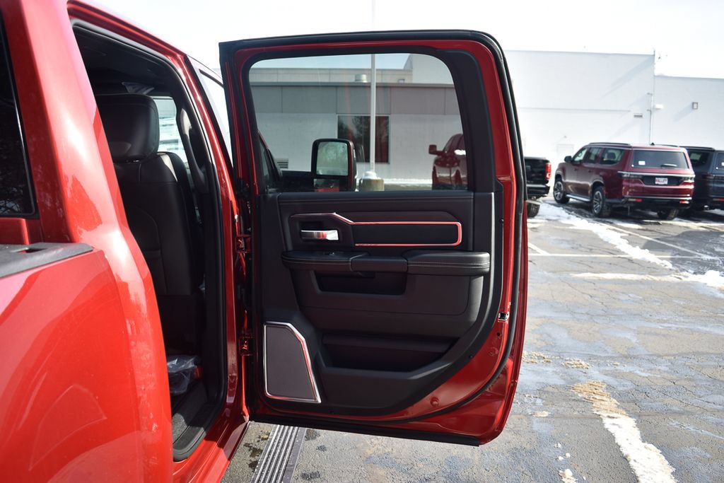 New 2026 RAM 3500 Laramie AWD/4WD image 30