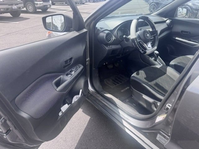 Used 2018 Nissan Kicks S w/ Exterior Package FWD image 9