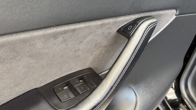 Used 2022 Tesla Model Y Performance AWD/4WD image 17