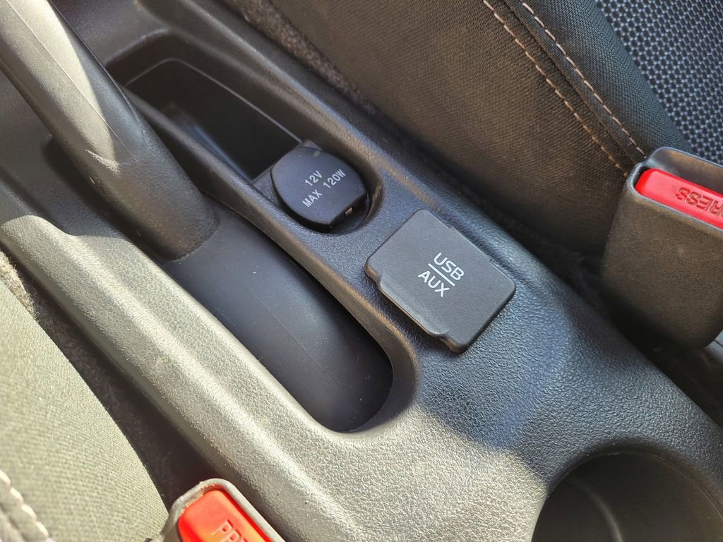 Used 2016 Nissan Versa SV image 20