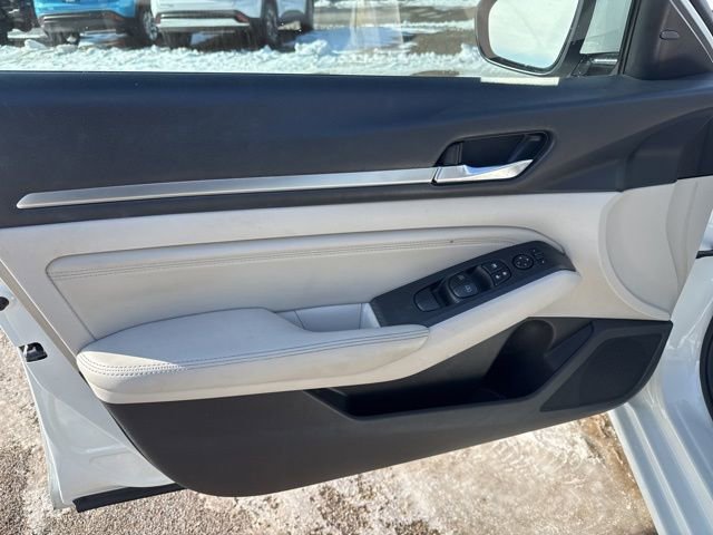 Used 2019 Nissan Altima 2.5 SV FWD image 18
