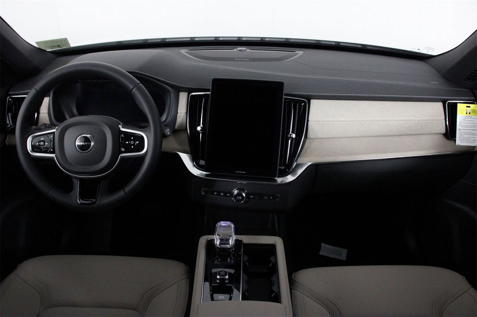 New 2026 Volvo XC90 B6 Plus w/ Protection Package Premier image 5
