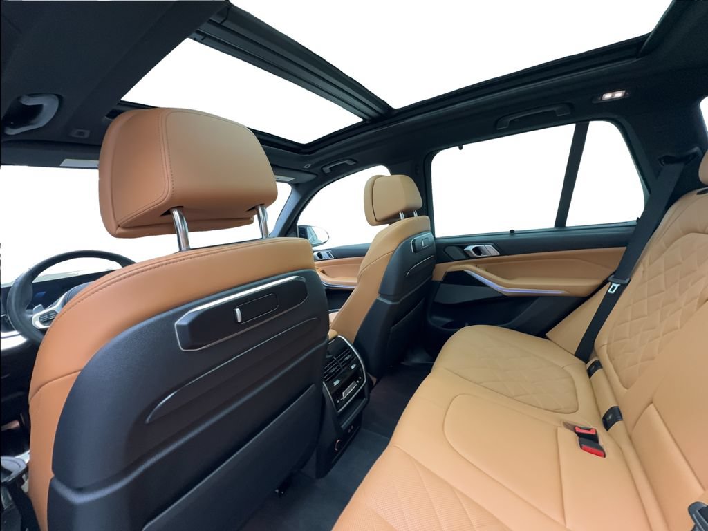 Used 2025 BMW X5 M60i AWD/4WD image 25