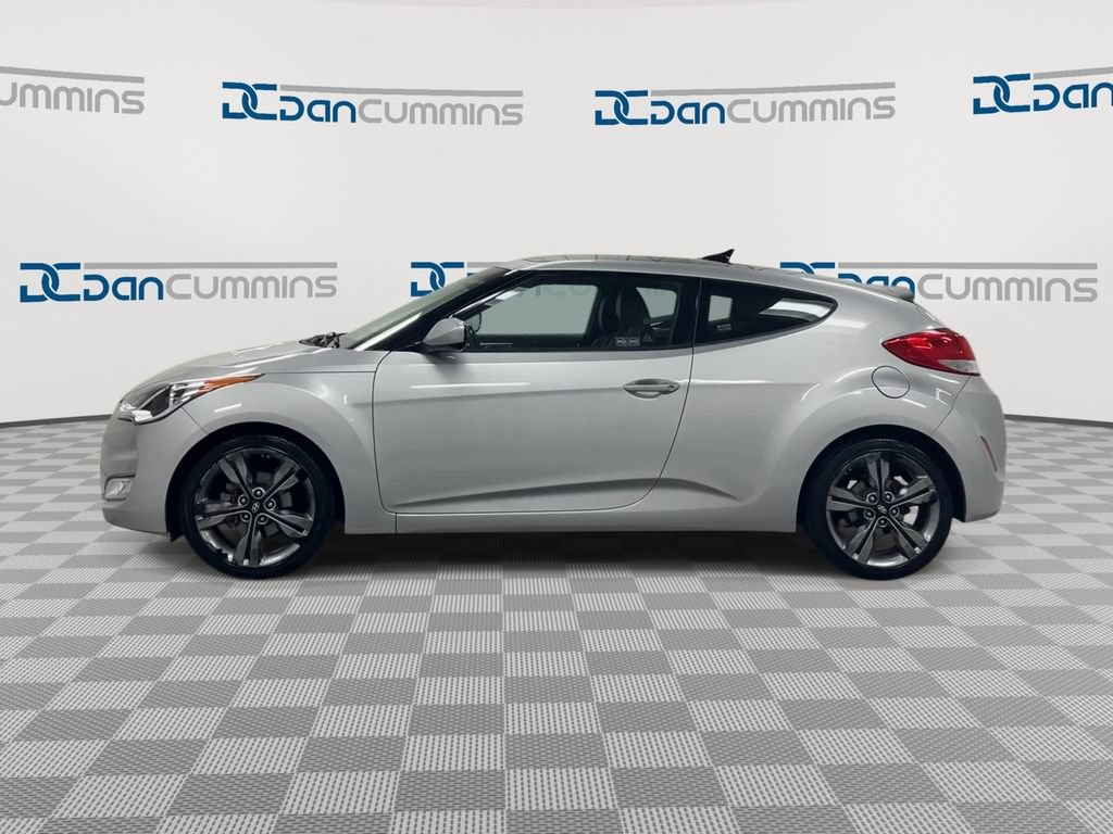 Used 2016 Hyundai Veloster w/ Option Group 02 FWD image 5