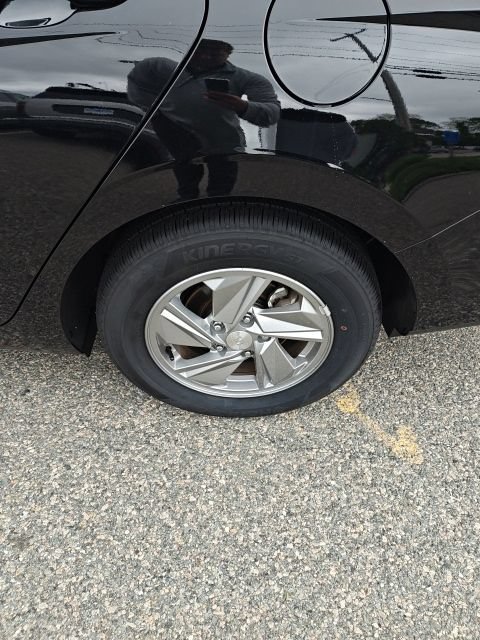 Certified 2026 Hyundai Elantra SE FWD image 7
