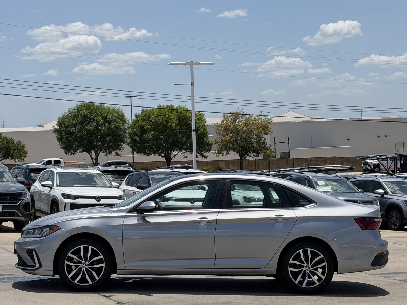 New 2026 Volkswagen Jetta SE FWD image 7