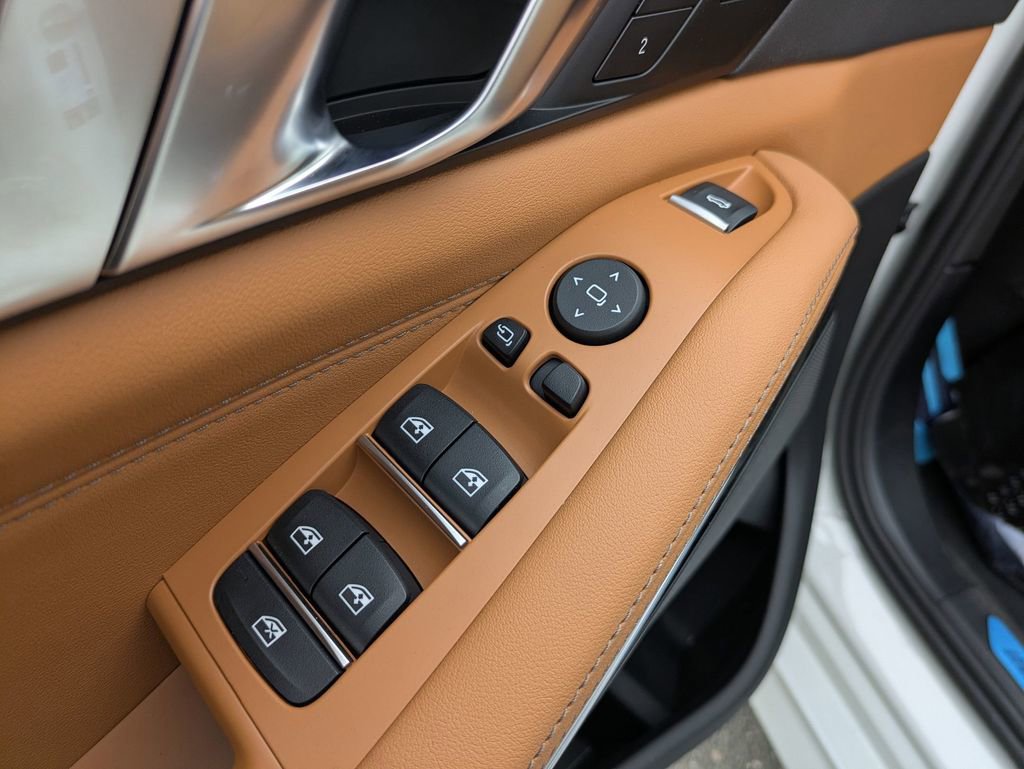 New 2026 BMW X5 M60i w/ Climate Comfort Package image 13