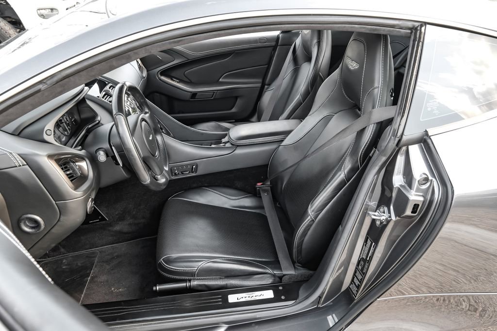Used 2016 Aston Martin Vanquish Coupe RWD image 34