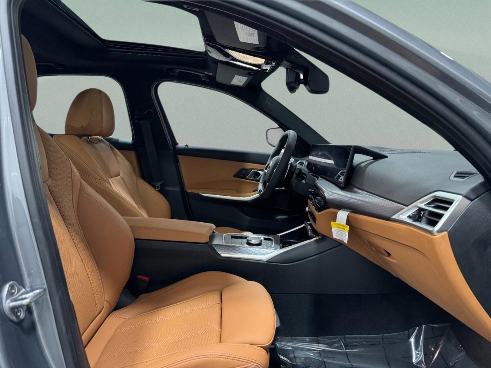 Used 2025 BMW 330i xDrive Sedan w/ Premium Package image 18