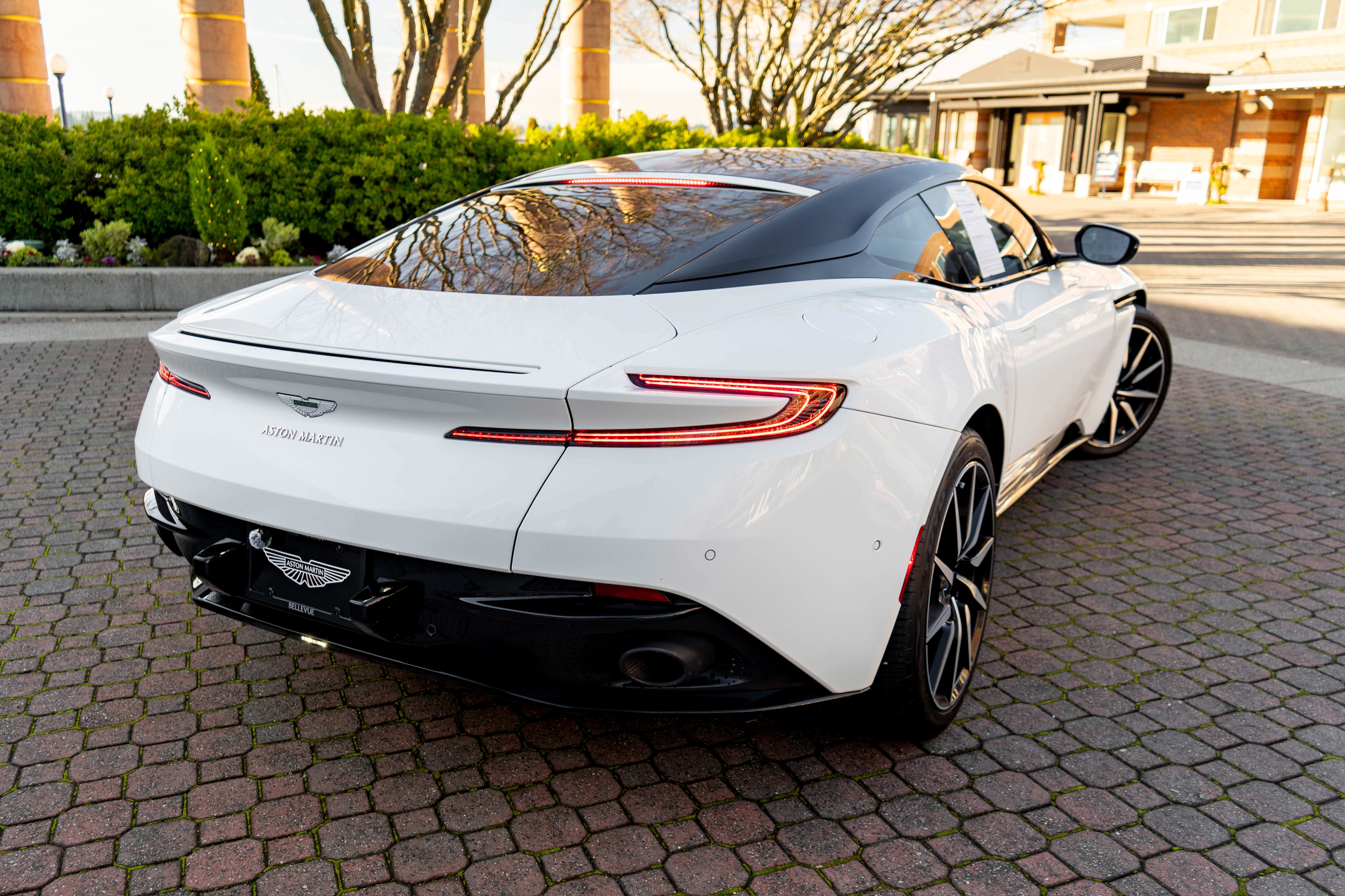 Used 2019 Aston Martin DB11 Coupe image 36