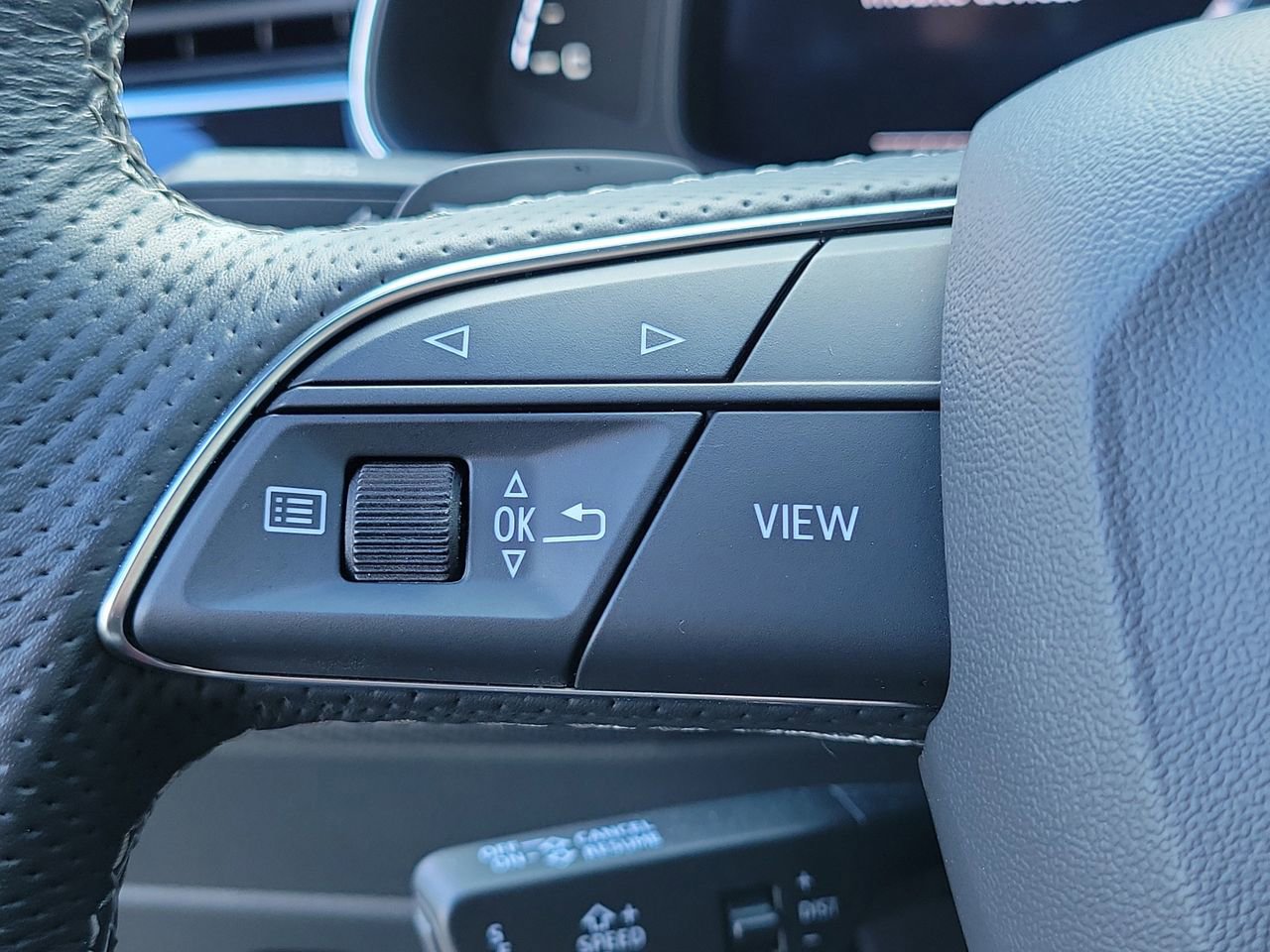 Used 2025 Audi SQ8 Premium Plus w/ 23" Wheel Package image 30