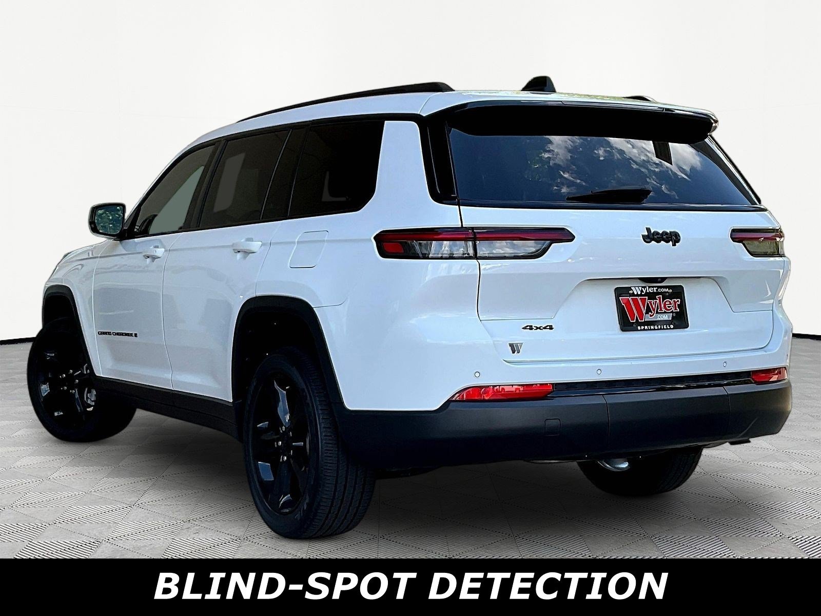 Used 2023 Jeep Grand Cherokee L Altitude AWD/4WD image 4