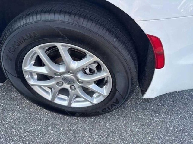 Used 2024 Chrysler Pacifica Touring-L image 39