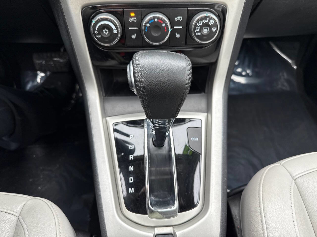 Used 2013 Chevrolet Captiva Sport LTZ FWD image 22