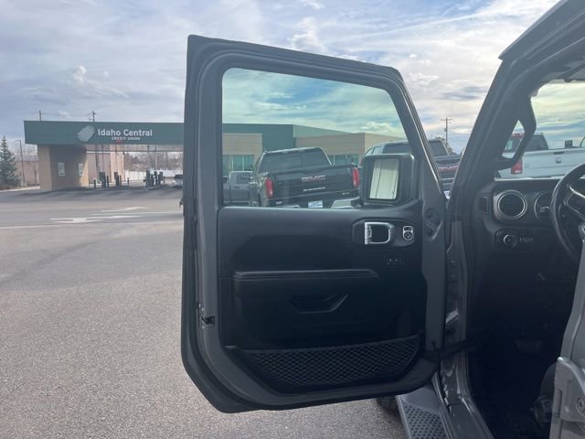 Used 2019 Jeep Wrangler Unlimited Sahara image 30