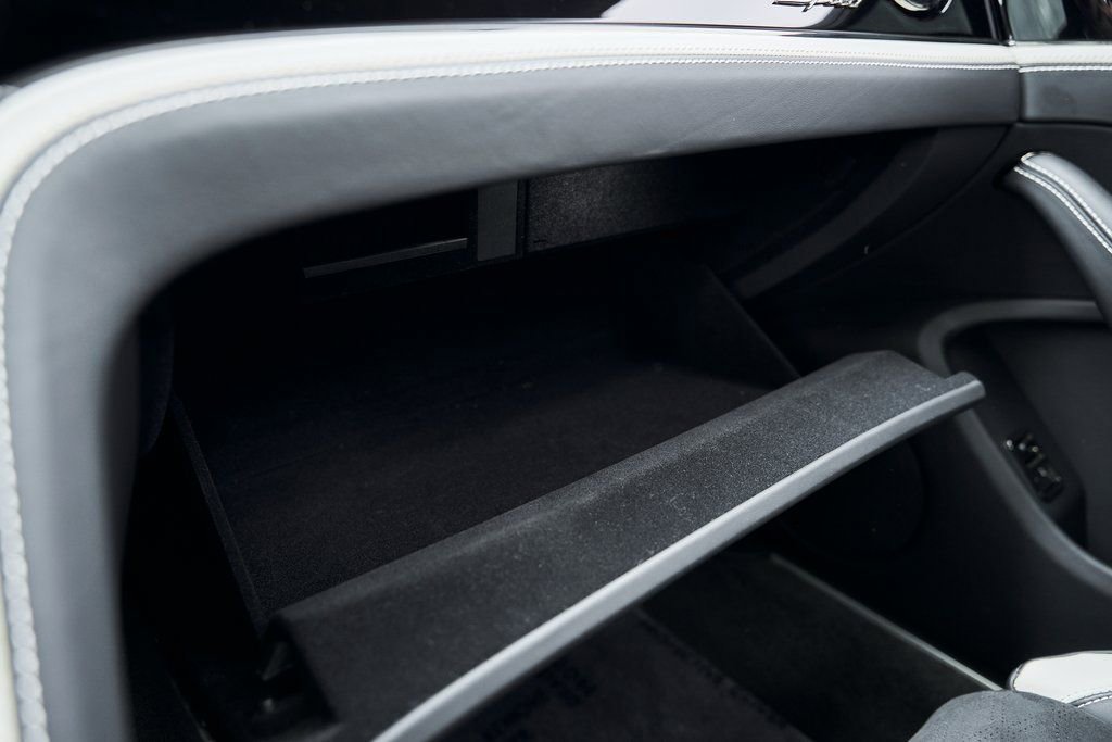 Used 2025 Bentley Flying Spur Plug-In Hybrid image 90