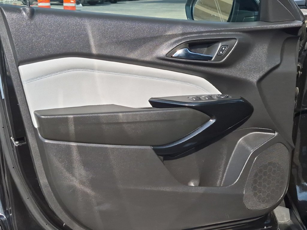 Used 2026 Chevrolet Trax LT FWD image 11