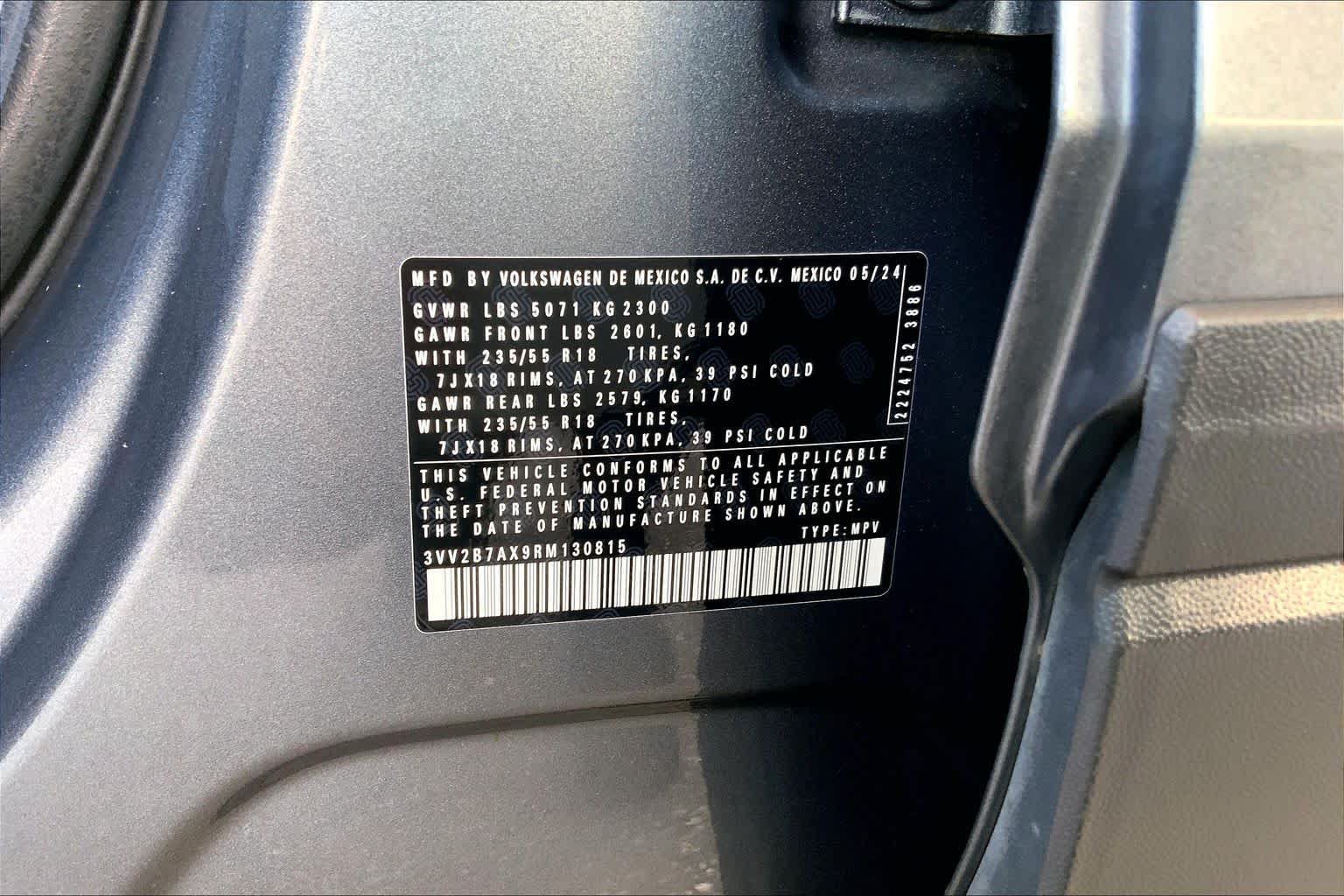 Used 2024 Volkswagen Tiguan SE AWD/4WD image 34