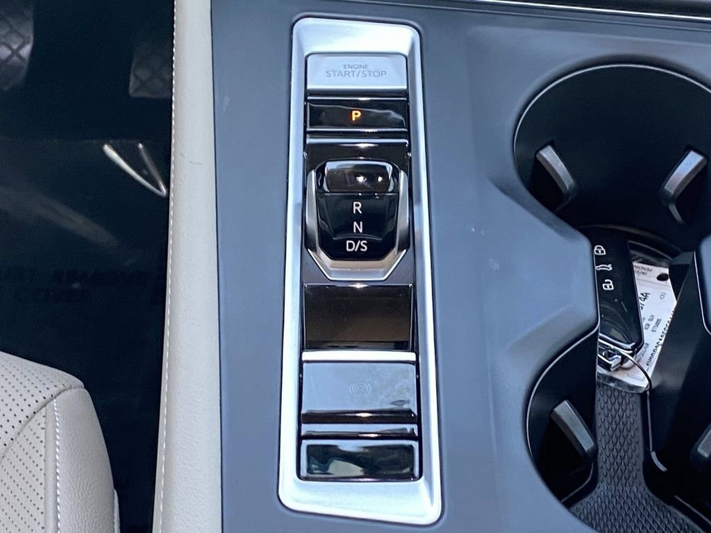 Used 2025 Volkswagen Atlas SE image 33