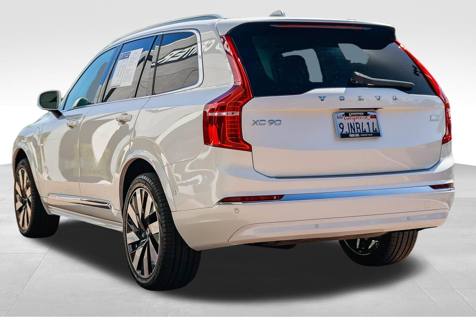 Used 2023 Volvo XC90 T8 Ultimate w/ Protection Package Premier image 5