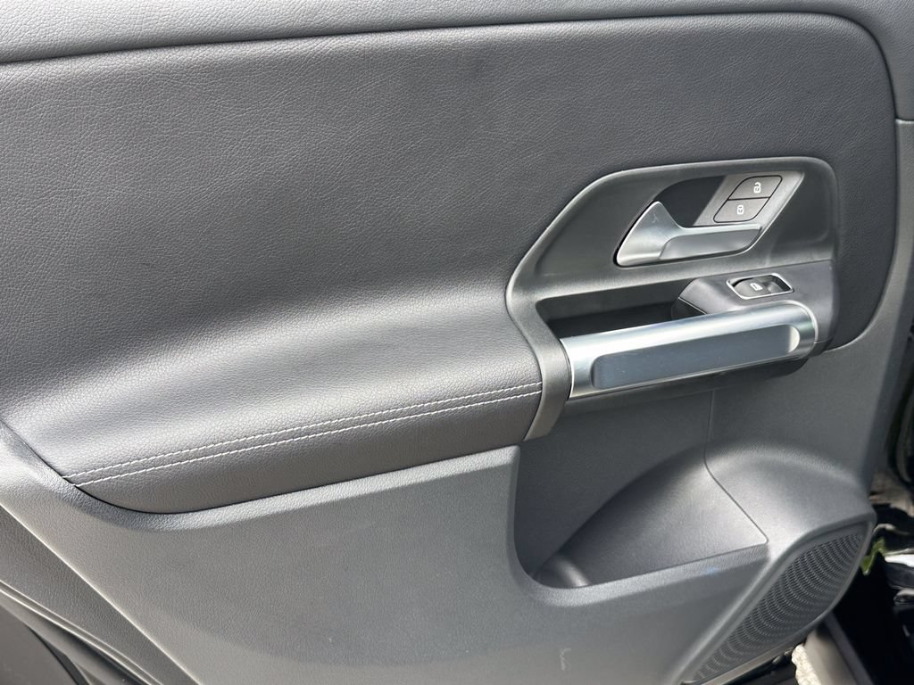 Certified 2025 Mercedes-Benz GLB 250 image 25