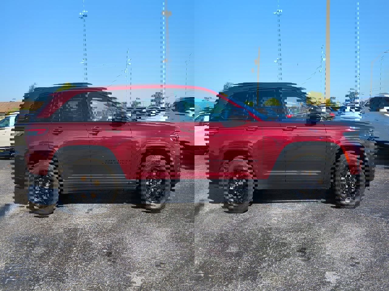 Used 2024 Jeep Grand Cherokee Altitude image 3