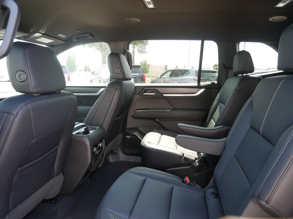 New 2027 GMC Acadia Elevation w/ Elevation Premium Package AWD/4WD image 7