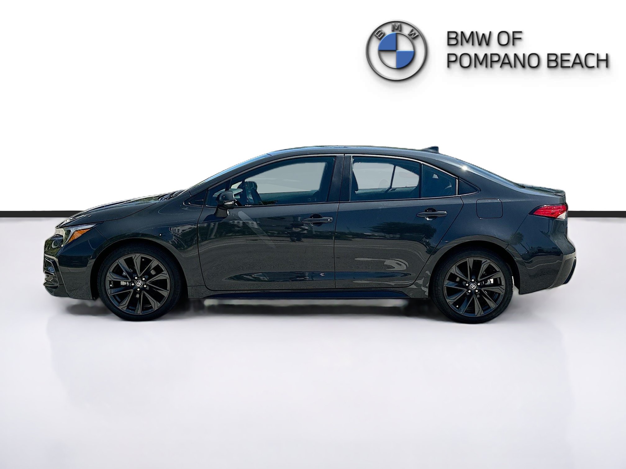 Used 2025 Toyota Corolla SE FWD image 4
