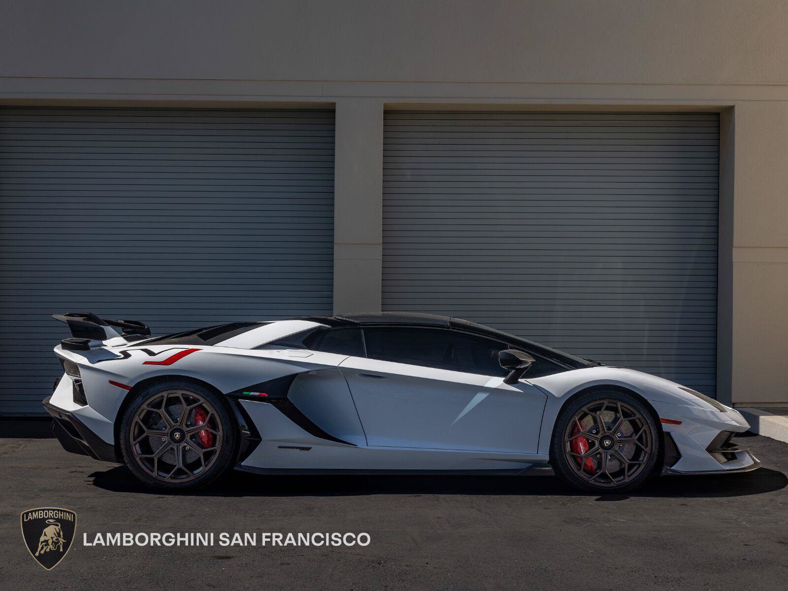 Used 2020 Lamborghini Aventador SVJ AWD/4WD image 6