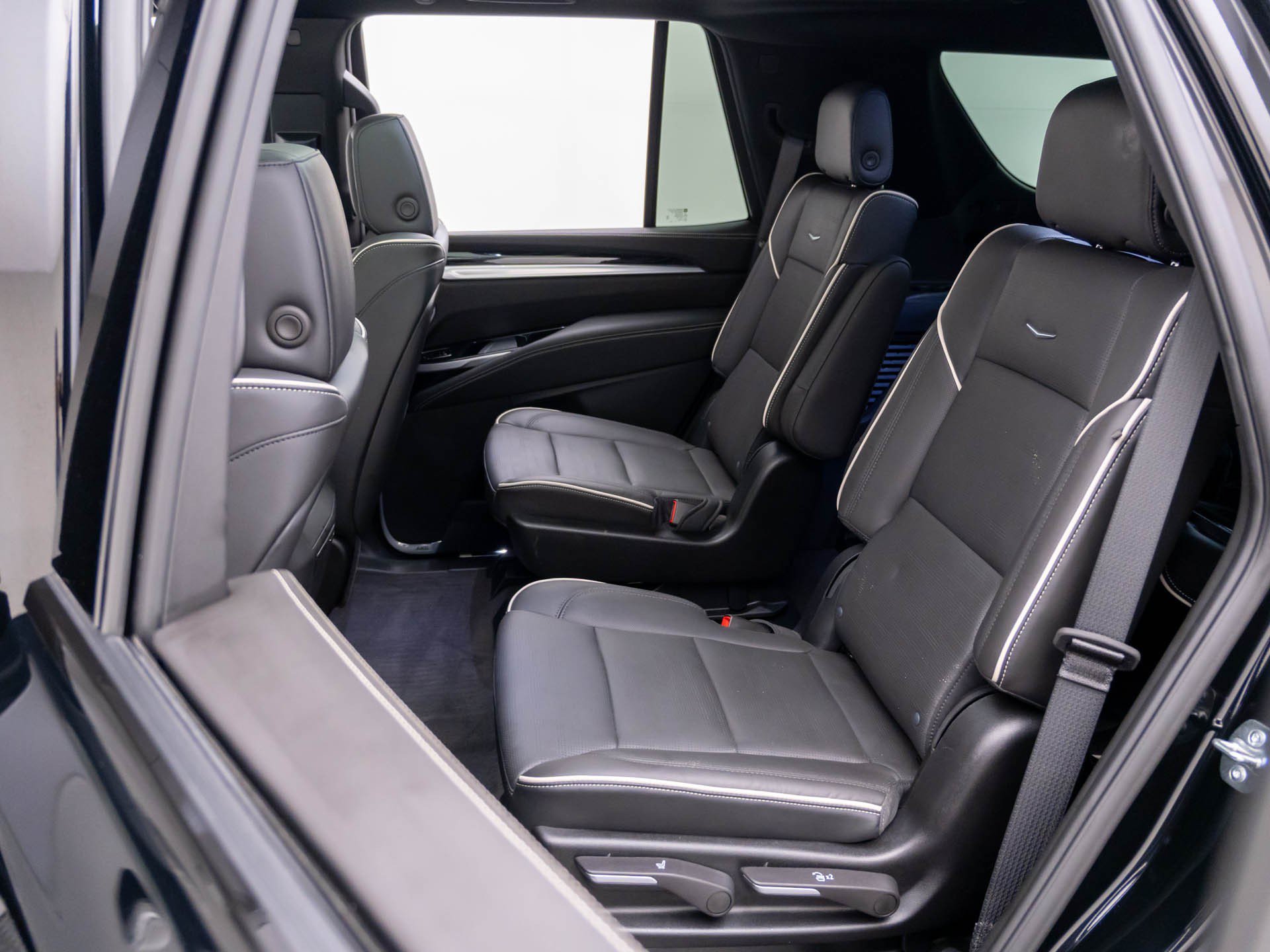 Certified 2026 Cadillac Escalade Sport w/ Touring Package AWD/4WD image 19