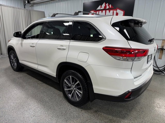 Used 2019 Toyota Highlander XLE image 7