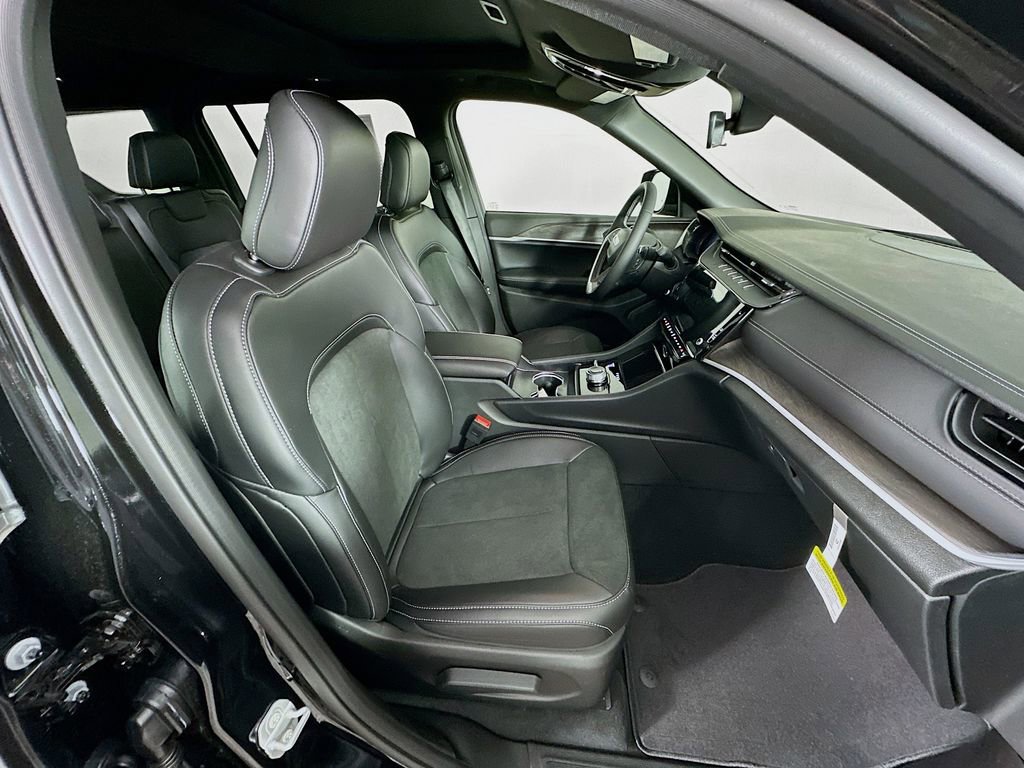 New 2026 Jeep Grand Cherokee L 4WD image 38