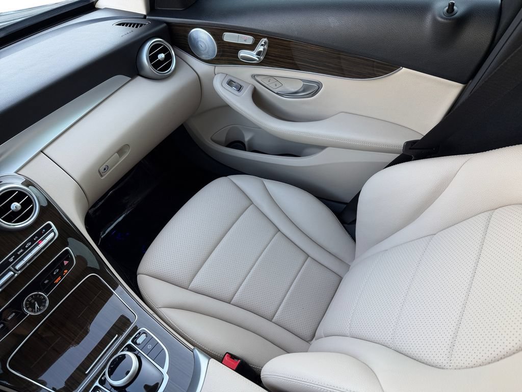 Used 2020 Mercedes-Benz C 300 Sedan w/ Premium Package image 17