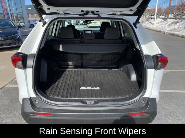 Used 2022 Toyota RAV4 XLE w/ Convenience Package image 27