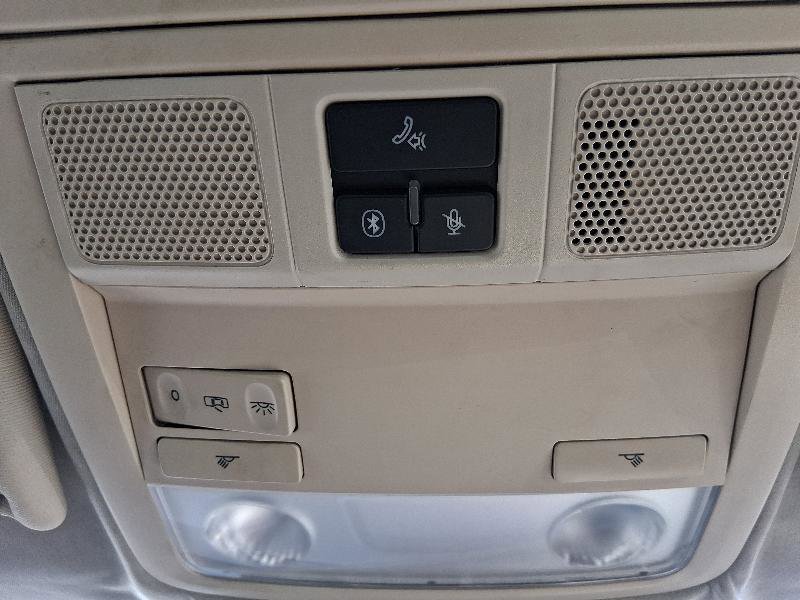 Used 2011 Volkswagen Tiguan S image 28