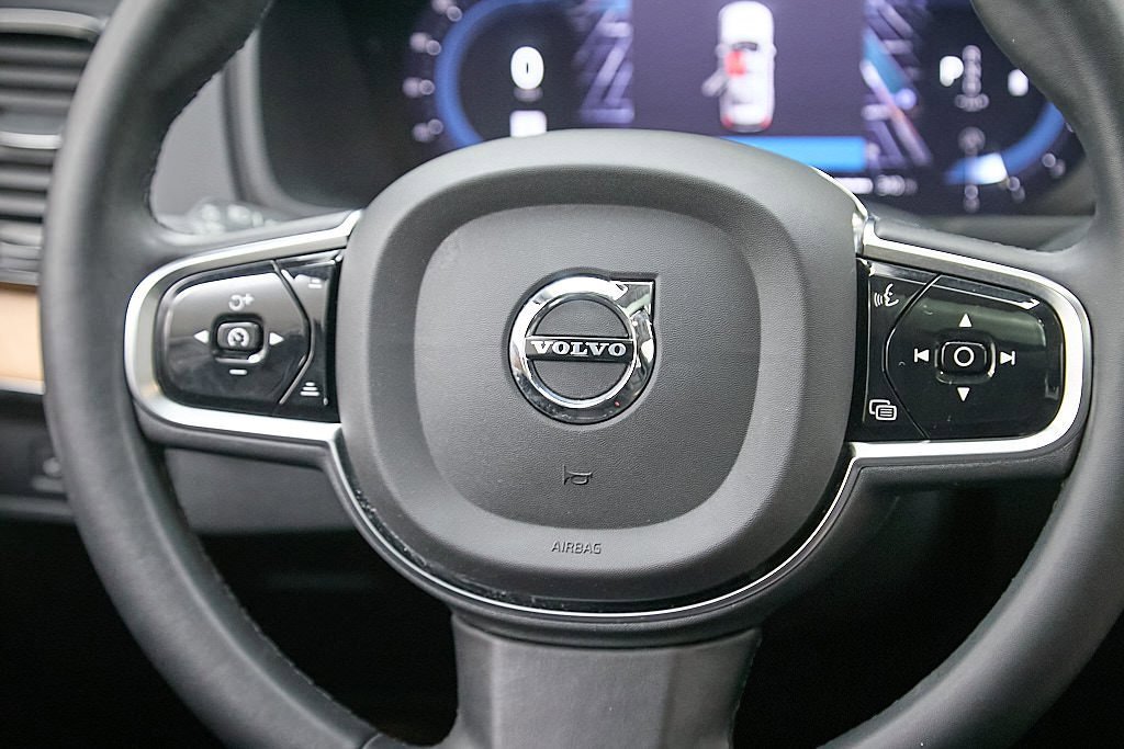 Certified 2023 Volvo XC90 B6 Plus w/ Protection Package Premier image 26