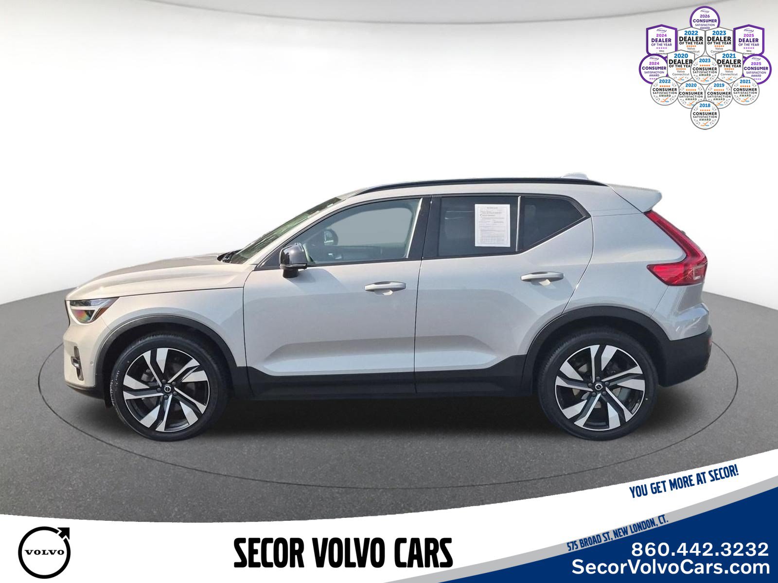 Used 2024 Volvo XC40 B5 Plus w/ Climate Package AWD/4WD image 10