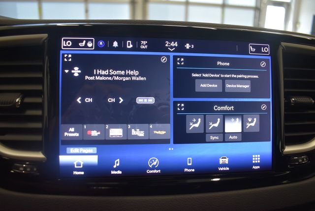 Used 2024 Chrysler Pacifica Touring-L FWD image 8
