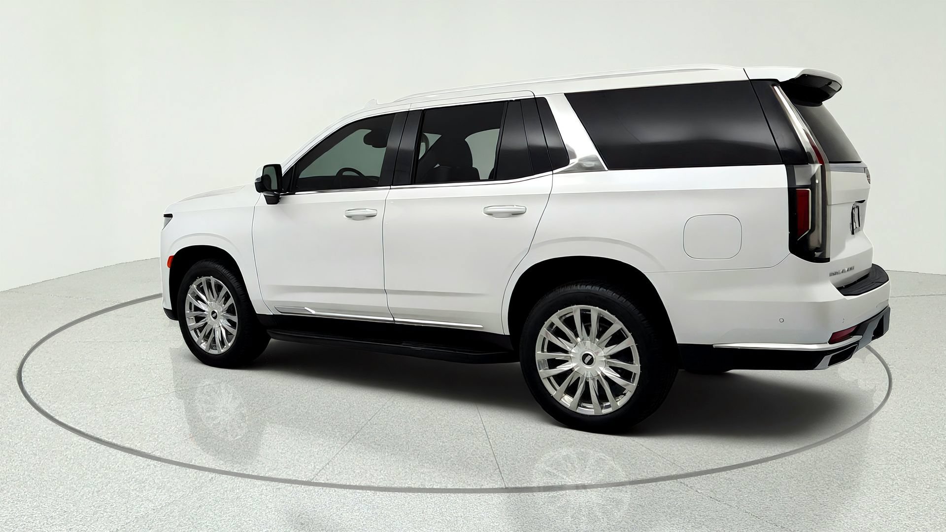 Certified 2022 Cadillac Escalade Premium Luxury AWD/4WD image 3