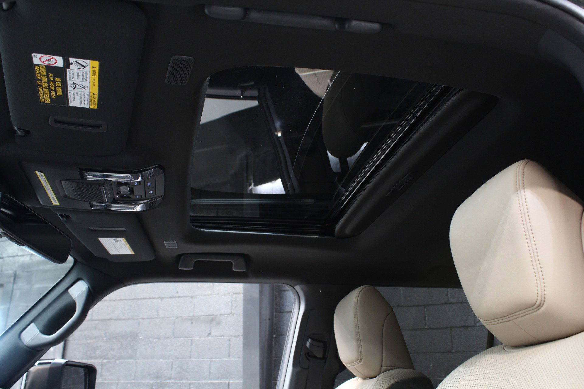 Used 2025 Lexus GX 550 w/ Accessory Package (32) AWD/4WD image 24