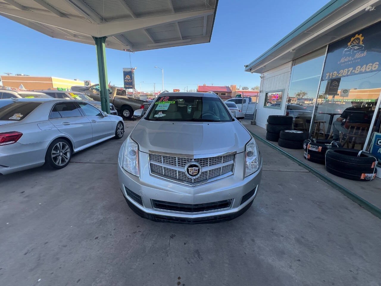 Used 2012 Cadillac SRX Luxury AWD/4WD image 2